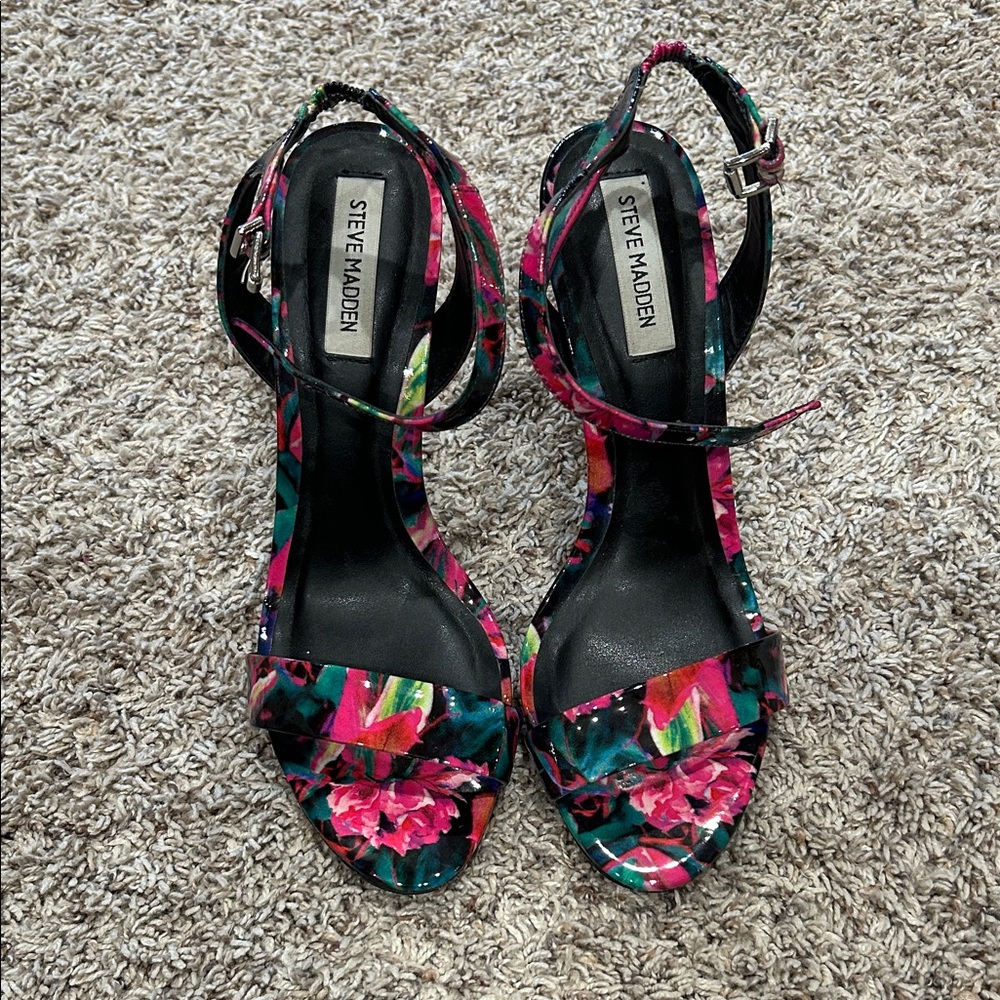 Steve Madden Women's Heels - Black and Pink Floral